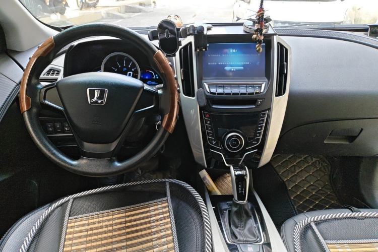 Used Luxgen U6 SUV 2016 1.8T Style Value Model Center Console