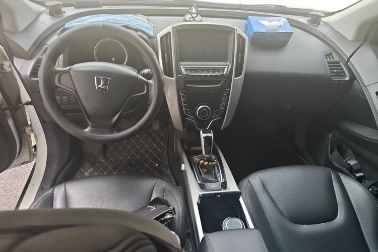 Used Luxgen U6 SUV 2016 1.8T Style Value Model Center Console