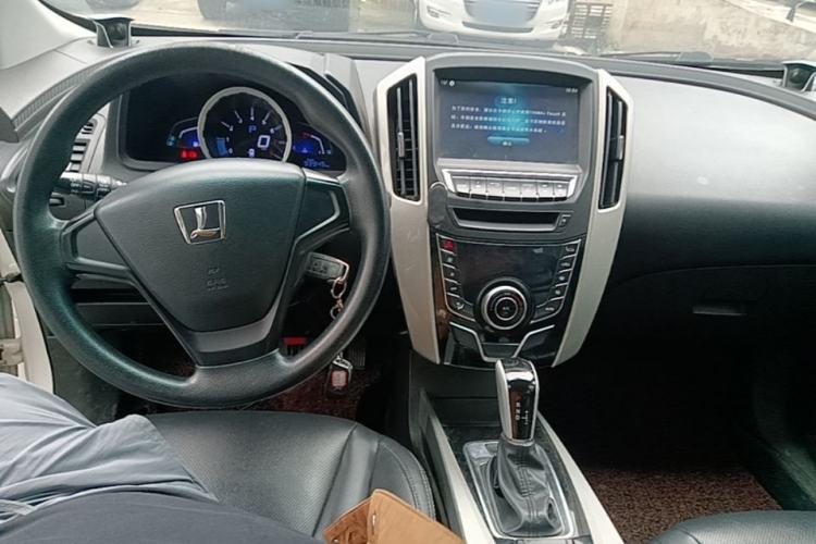 Used Luxgen U6 SUV 2016 1.8T Style Value Model Center Console