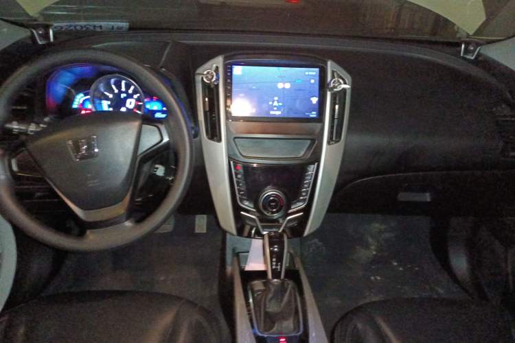Used Luxgen U6 SUV 2016 1.8T Style Value Model Center Console