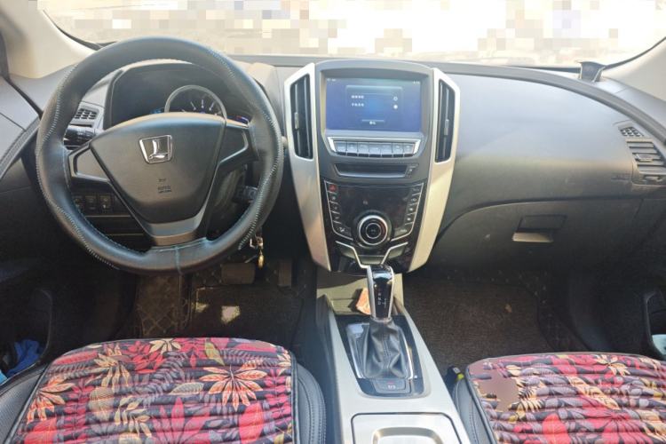 Used Luxgen U6 SUV 2016 1.8T Style Value Model Center Console