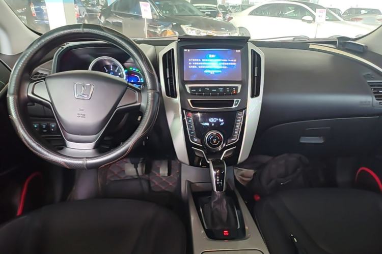 Used Luxgen U6 SUV 2016 1.8T Style Value Model Center Console