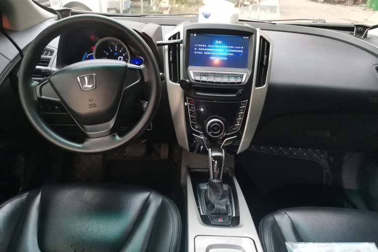 Used Luxgen U6 SUV 2016 1.8T Style Value Model Center Console