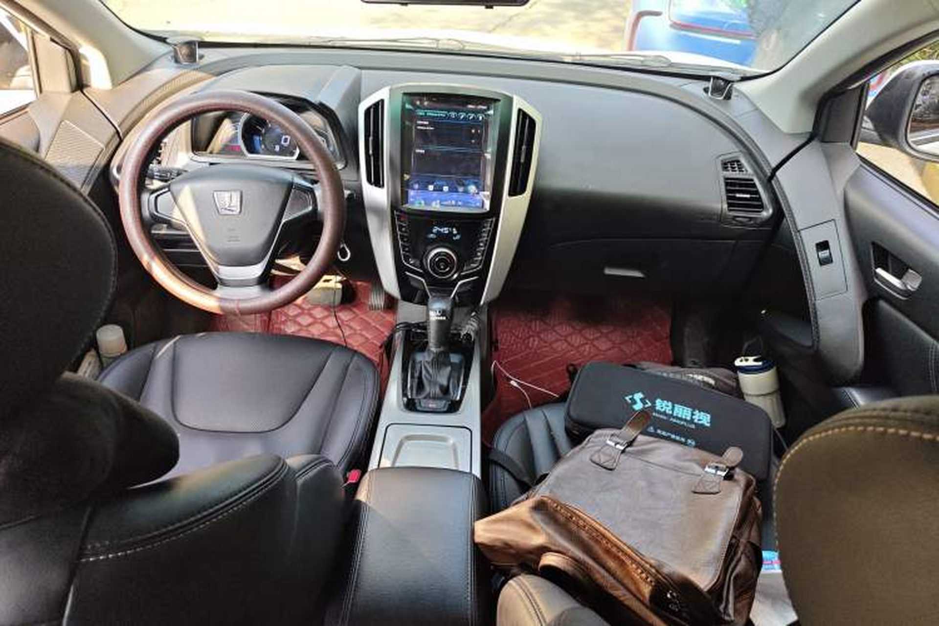 Used Luxgen U6 SUV 2016 1.8T Style Value Model Center Console
