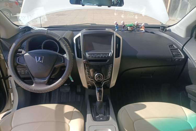 Used Luxgen U6 SUV 2016 1.8T Style Value Model Center Console