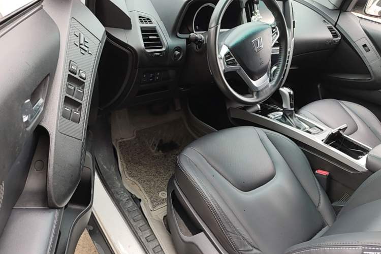 Used Luxgen U6 SUV 2016 1.8T Fashion-Upgraded Model Driver Seat