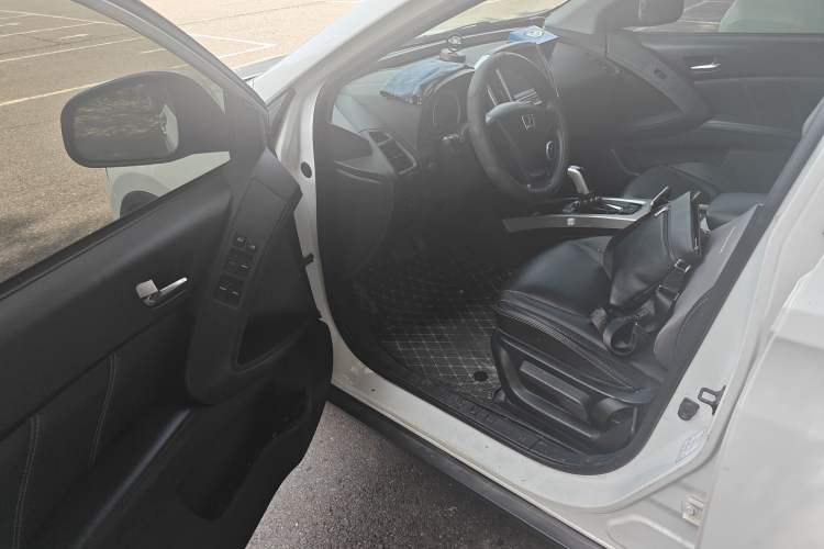 Used Luxgen U6 SUV 2016 1.8T Style Value Model Driver Seat