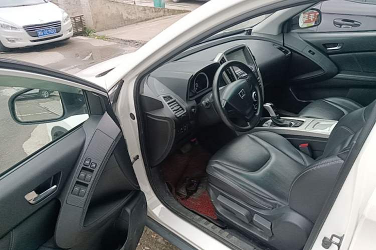 Used Luxgen U6 SUV 2016 1.8T Style Value Model Driver Seat