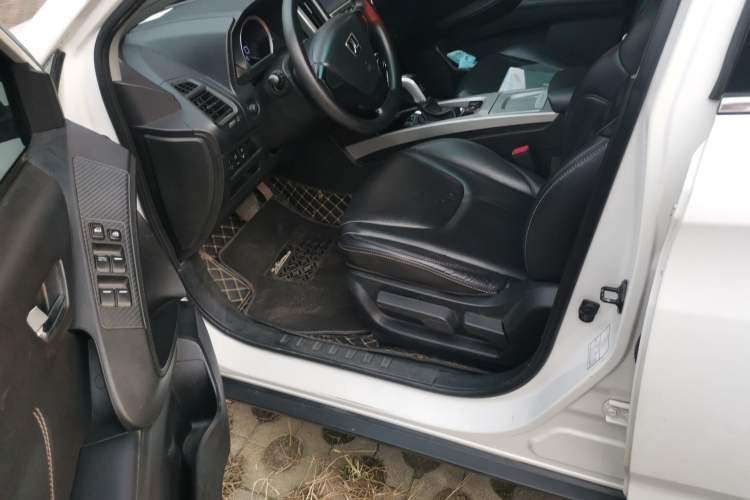 Used Luxgen U6 SUV 2016 1.8T Style Value Model Driver Seat