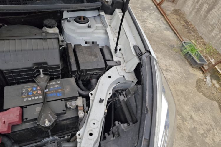 Used Luxgen U6 SUV 2016 1.8T Style Value Model Engine Bay Left