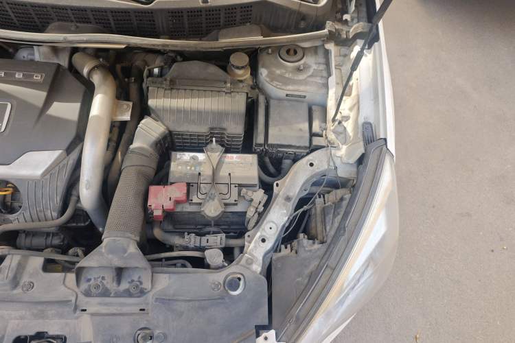 Used Luxgen U6 SUV 2016 1.8T Style Value Model Engine Bay Left
