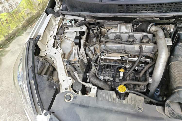 Used Luxgen U6 SUV 2016 1.8T Style Value Model Engine Bay Right