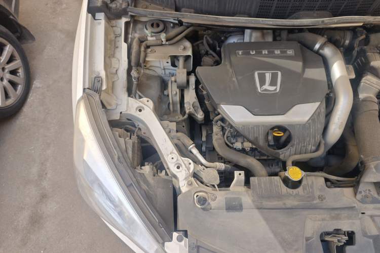 Used Luxgen U6 SUV 2016 1.8T Style Value Model Engine Bay Right
