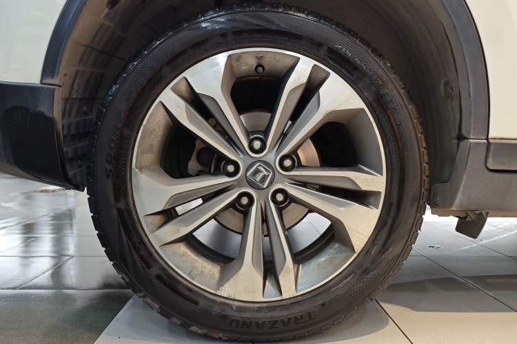 Used Luxgen U6 SUV 2016 1.8T Style Value Model Exterior 12