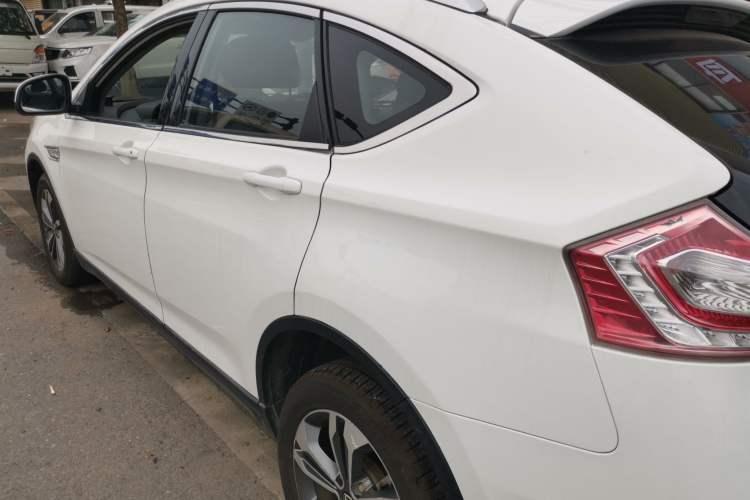 Used Luxgen U6 SUV 2016 1.8T Style Value Model Exterior 3