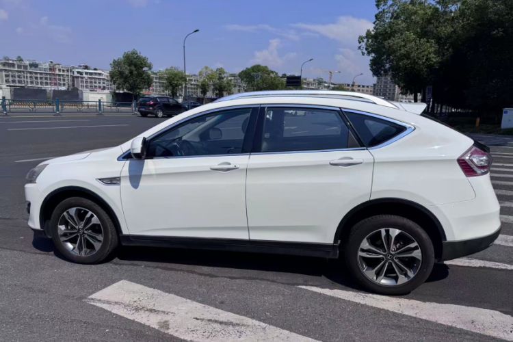 Used Luxgen U6 SUV 2016 1.8T Style Value Model Exterior 4
