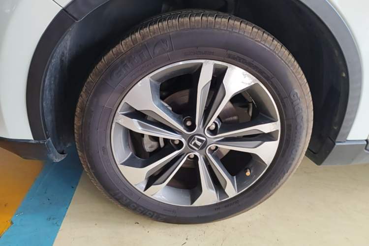Used Luxgen U6 SUV 2016 1.8T Style Value Model Exterior 4