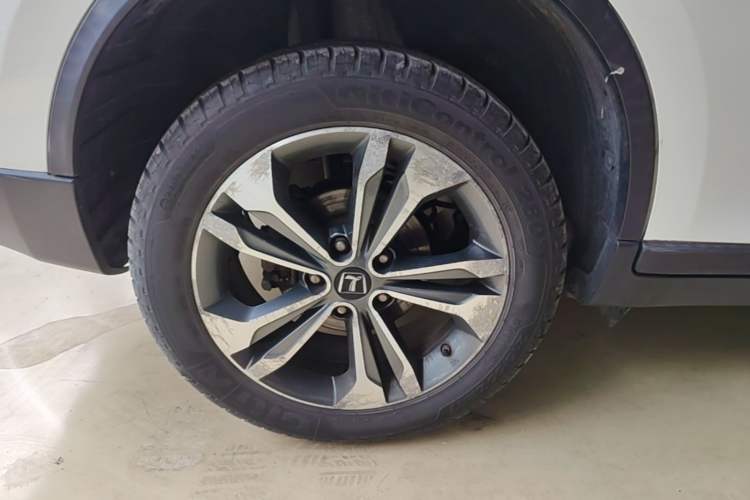 Used Luxgen U6 SUV 2016 1.8T Style Value Model Exterior 5