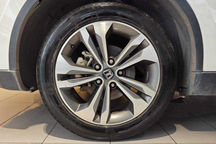 Used Luxgen U6 SUV 2016 1.8T Style Value Model Exterior 6