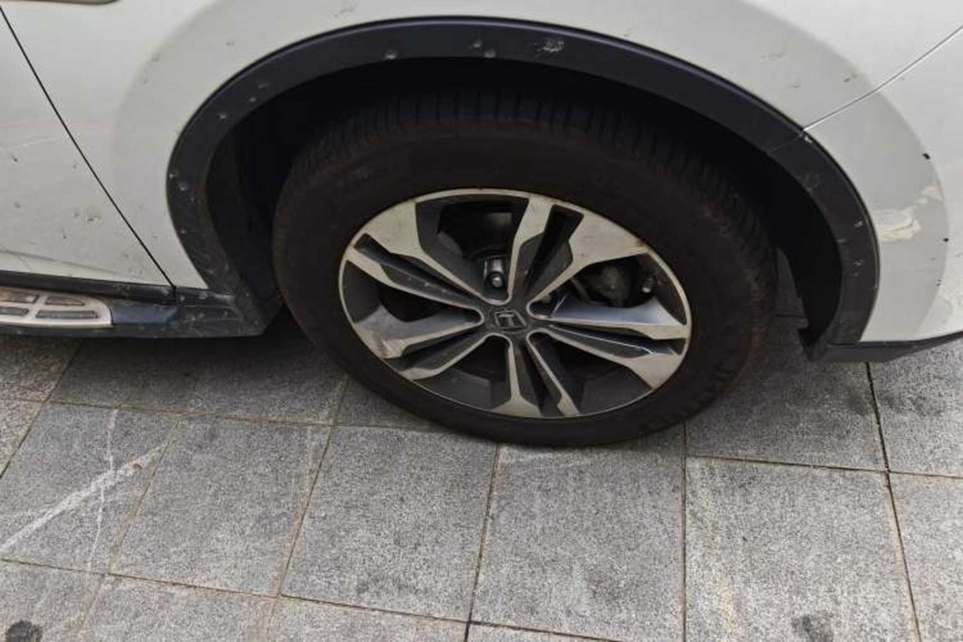 Used Luxgen U6 SUV 2016 1.8T Style Value Model Exterior 7