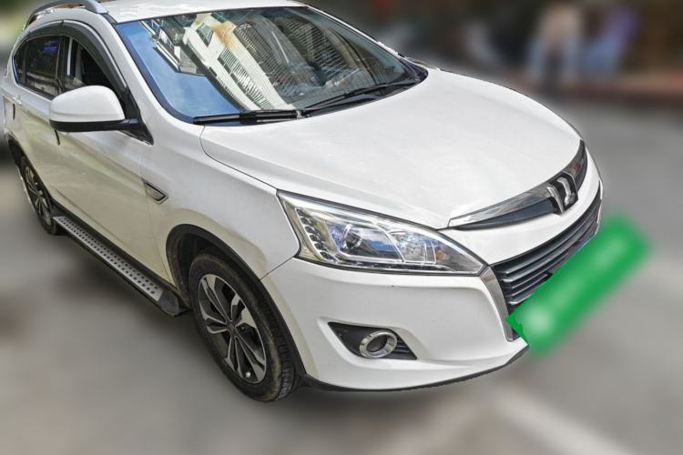 Used Luxgen U6 SUV 2016 1.8T Style Value Model Front Right 45 Deg