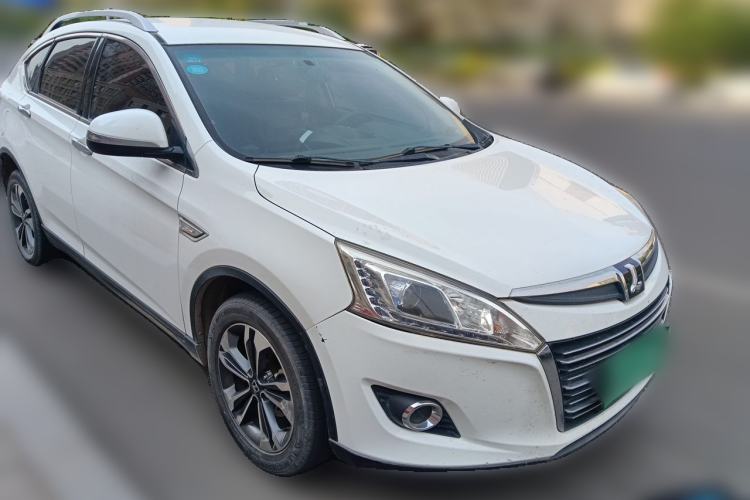 Used Luxgen U6 SUV 2016 1.8T Style Value Model Front Right 45 Deg