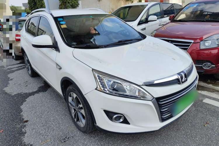 Used Luxgen U6 SUV 2016 1.8T Enhanced Appeal Version Front Right 45 Deg