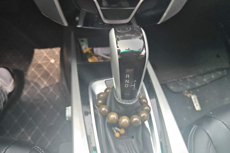 Used Luxgen U6 SUV 2016 1.8T Style Value Model Gear Lever