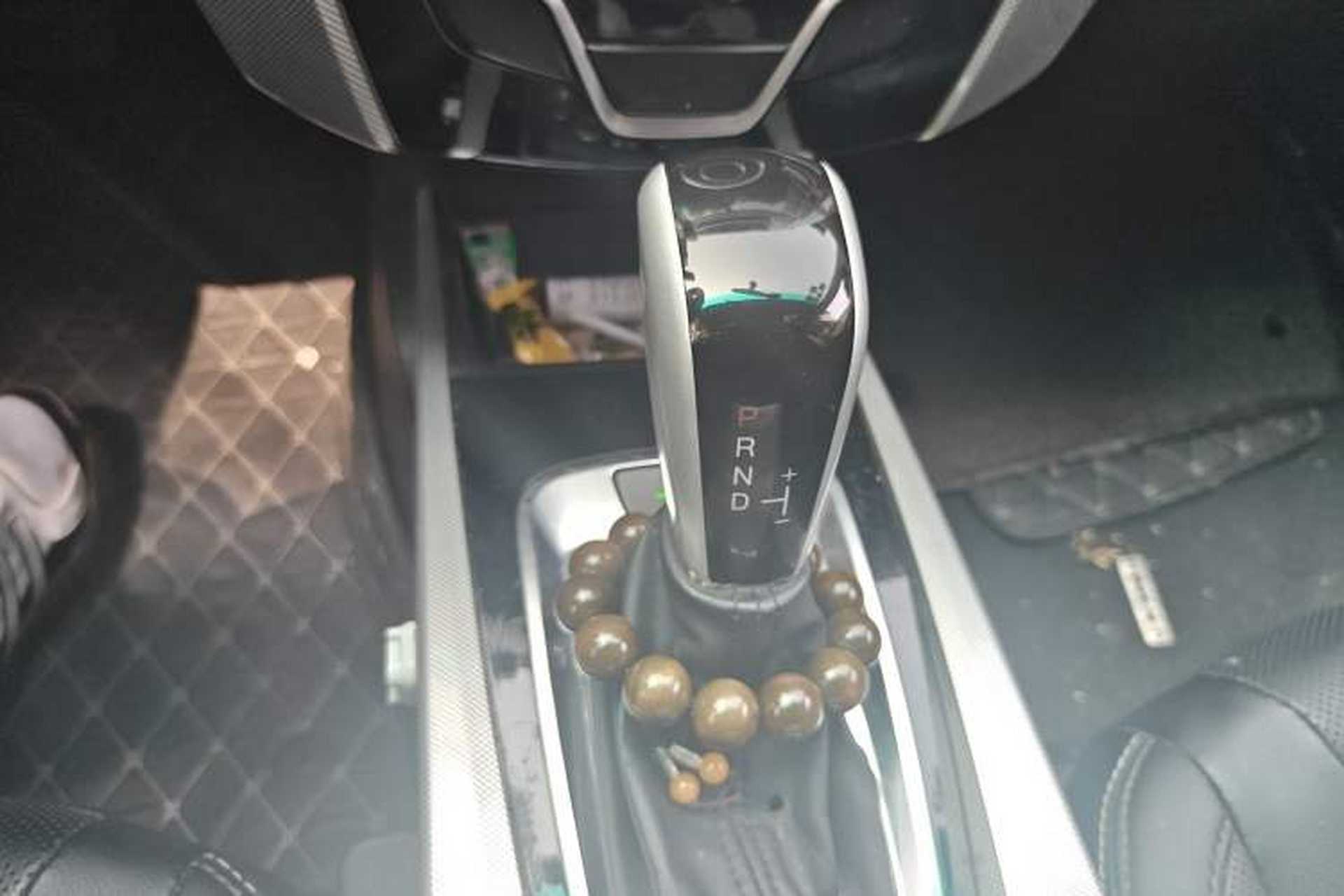 Used Luxgen U6 SUV 2016 1.8T Style Value Model Gear Lever