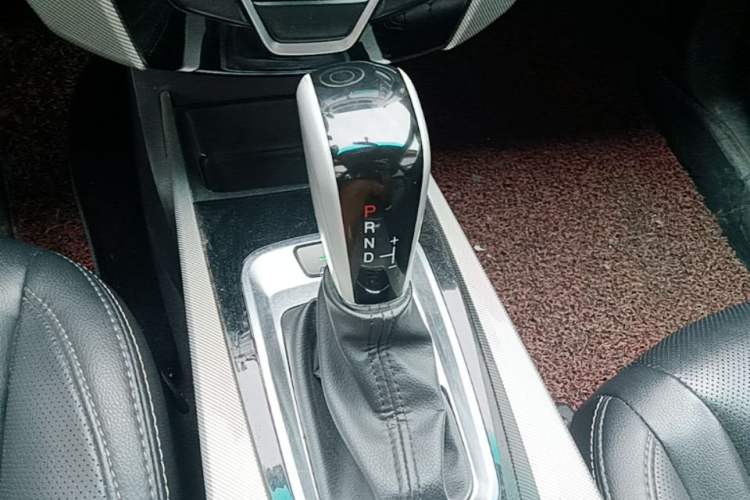 Used Luxgen U6 SUV 2016 1.8T Style Value Model Gear Lever