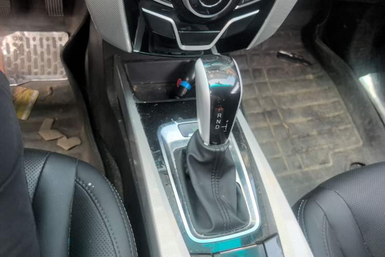 Used Luxgen U6 SUV 2016 1.8T Style Value Model Gear Lever