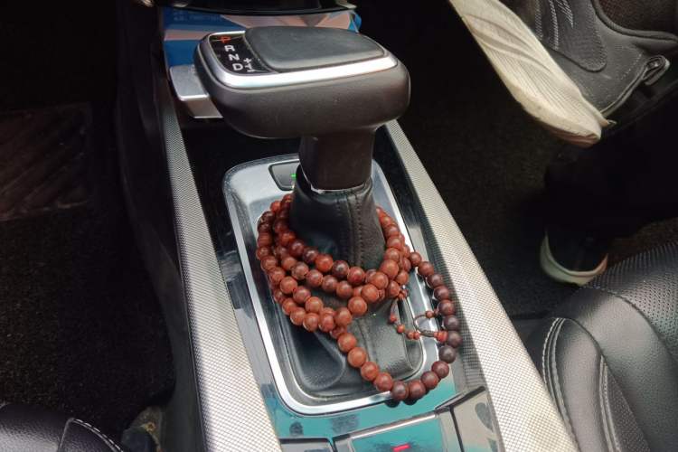 Used Luxgen U6 SUV 2016 1.8T Style Value Model Gear Lever