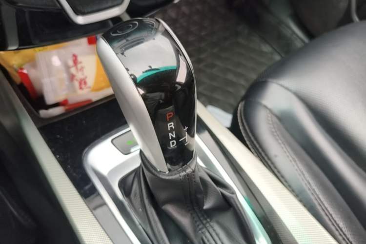 Used Luxgen U6 SUV 2016 1.8T Style Value Model Gear Lever