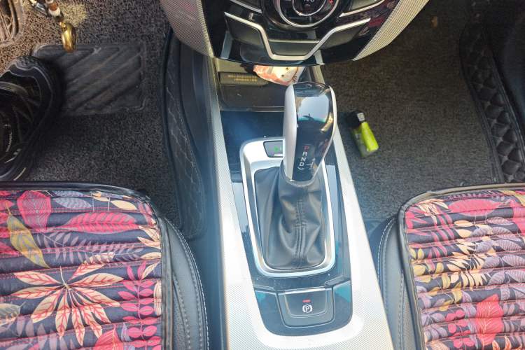 Used Luxgen U6 SUV 2016 1.8T Style Value Model Gear Lever