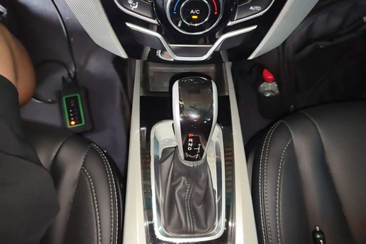 Used Luxgen U6 SUV 2016 1.8T Style Value Model Gear Lever