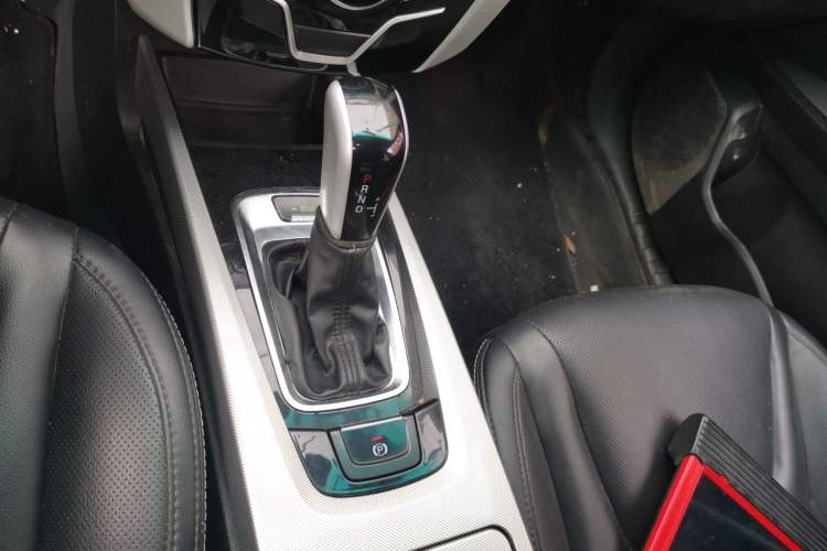 Used Luxgen U6 SUV 2016 1.8T Style Value Model Gear Lever