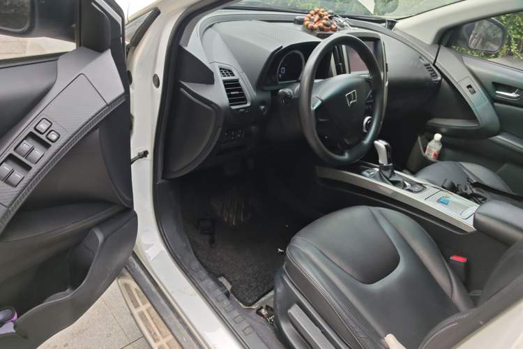 Used Luxgen U6 SUV 2016 1.8T Style Value Model Interior 3