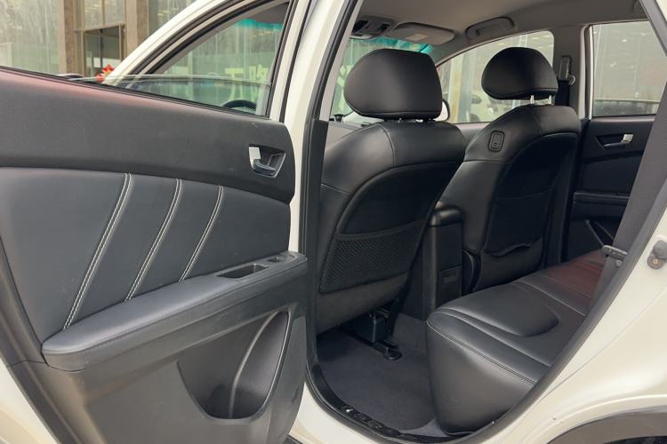 Used Luxgen U6 SUV 2016 1.8T Style Value Model Interior 3