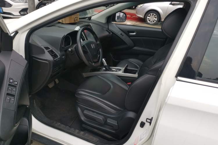 Used Luxgen U6 SUV 2016 1.8T Style Value Model Interior 3
