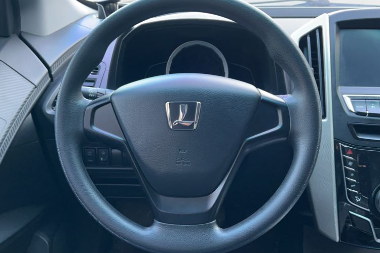 Used Luxgen U6 SUV 2016 1.8T Style Value Model Interior 4