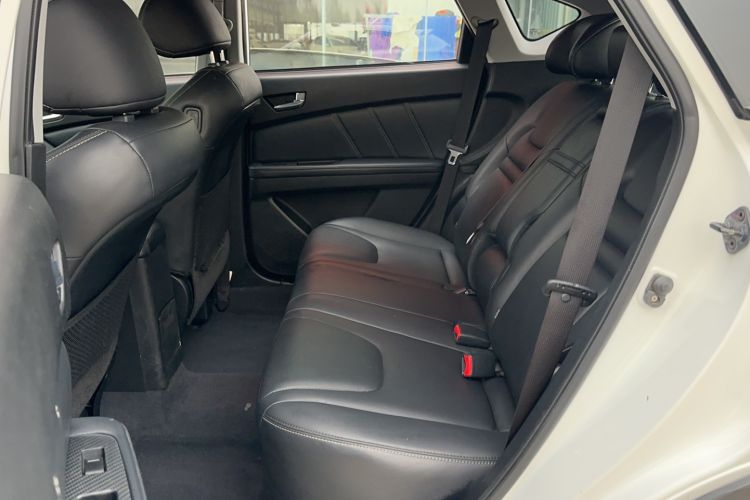 Used Luxgen U6 SUV 2016 1.8T Style Value Model Interior 4