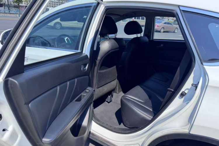 Used Luxgen U6 SUV 2016 1.8T Style Value Model Interior 5