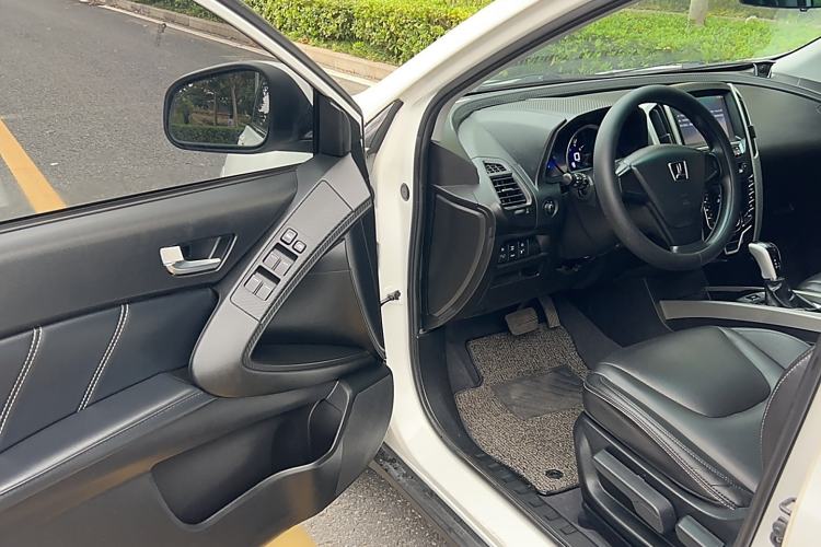 Used Luxgen U6 SUV 2016 1.8T Style Value Model Interior 6
