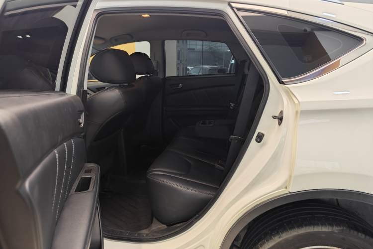 Used Luxgen U6 SUV 2016 1.8T Style Value Model Interior 7