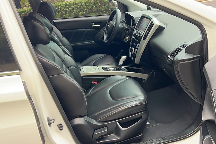Used Luxgen U6 SUV 2016 1.8T Style Value Model Interior 8