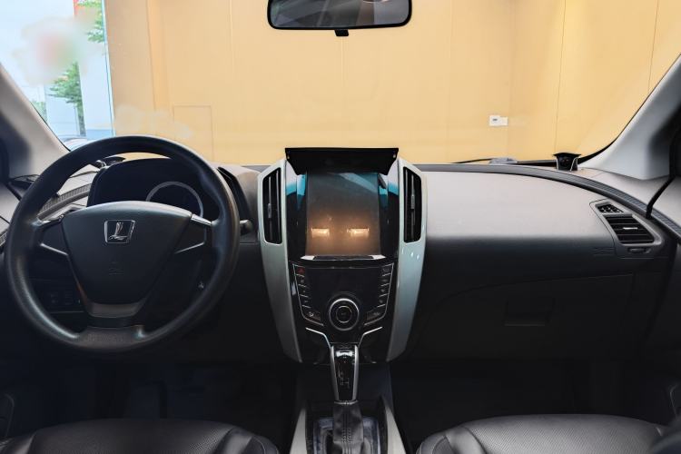 Used Luxgen U6 SUV 2016 1.8T Style Value Model Interior 8
