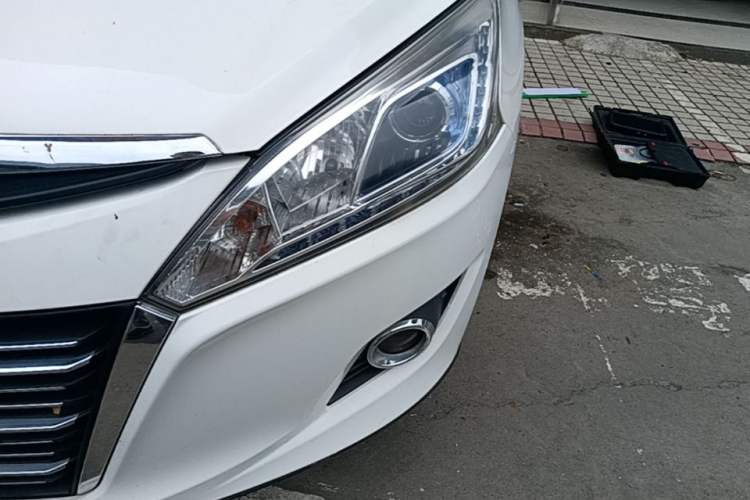 Used Luxgen U6 SUV 2016 1.8T Style Value Model Left Front Headlight