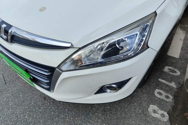 Used Luxgen U6 SUV 2016 1.8T Enhanced Appeal Version Left Front Headlight