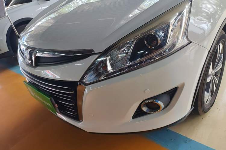 Used Luxgen U6 SUV 2016 1.8T Style Value Model Left Front Headlight