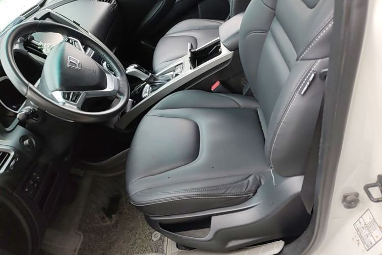 Used Luxgen U6 SUV 2016 1.8T Fashion-Upgraded Model Left Front Seat